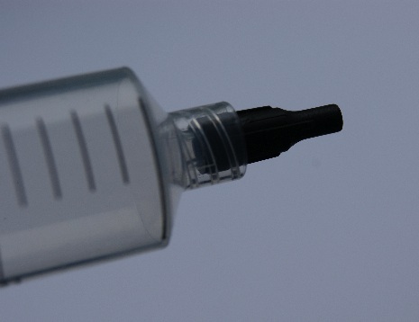 Tip cap for use with all syringes
